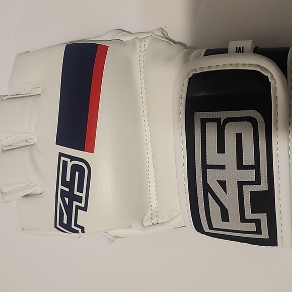 F45 MMA Boxing Gloves M New – Pro Training & Sparring Gear - Picture 7 of 7